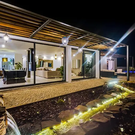 Lara's Dream Vacation In Luxury With Sea View, Surrounded By Nature