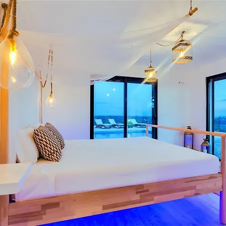 Lara's Dream Vacation In Luxury With Sea View, Surrounded By Nature